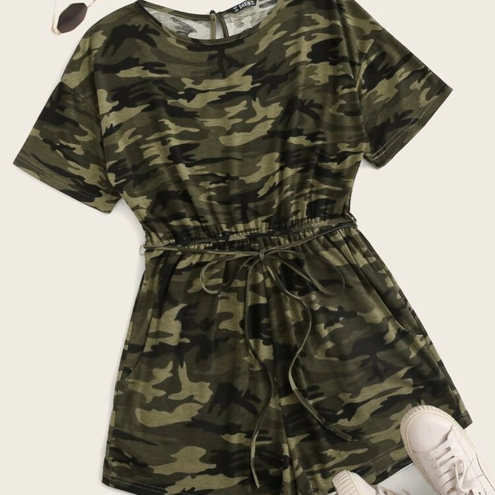 NWT SHEIN Plus Camo Print Slant Pocket Self Belted